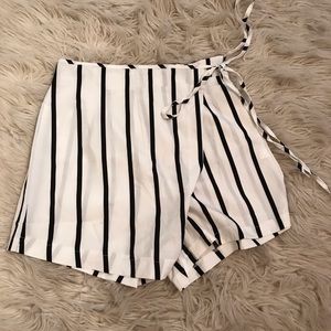 Black and white overlap skort